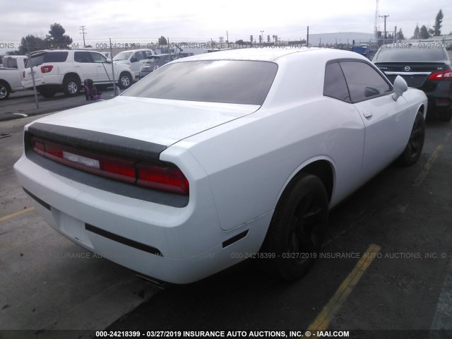 2C3CDYAG3EH313255 - 2014 DODGE CHALLENGER SXT WHITE photo 4