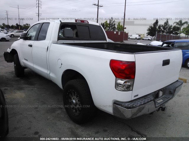 5TFRV54148X041338 - 2008 TOYOTA TUNDRA DOUBLE CAB/DOUBLE CAB SR5 WHITE photo 3