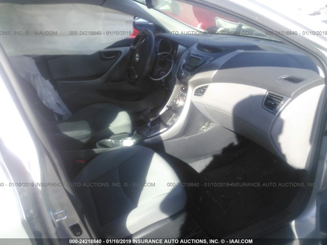 KMHDH4AE1DU637565 - 2013 HYUNDAI ELANTRA SILVER photo 5