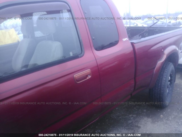 5TEWN72N51Z865108 - 2001 TOYOTA TACOMA XTRACAB RED photo 8