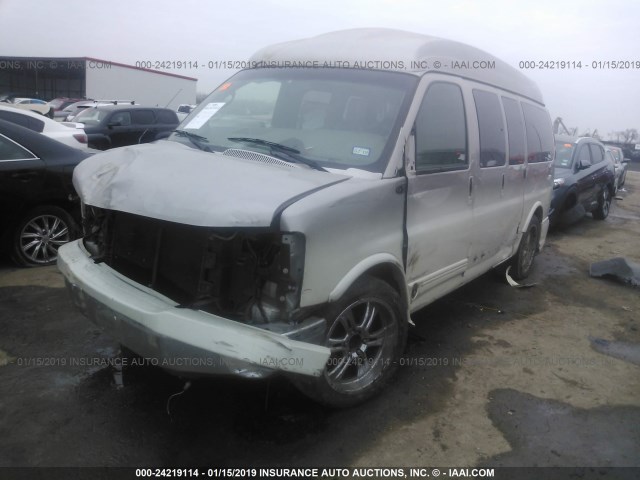 1GBFG15T171114855 - 2007 CHEVROLET EXPRESS G1500  SILVER photo 2