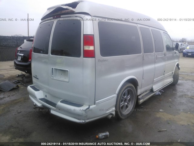 1GBFG15T171114855 - 2007 CHEVROLET EXPRESS G1500  SILVER photo 4