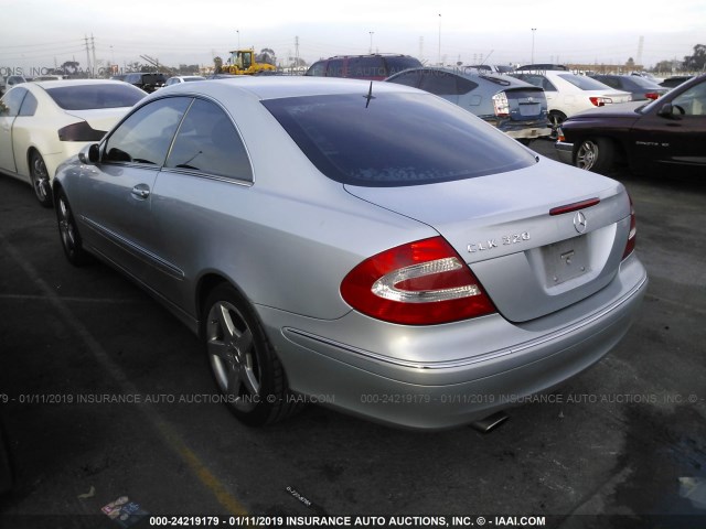 WDBTJ65J35F126905 - 2005 MERCEDES-BENZ CLK 320C GRAY photo 3