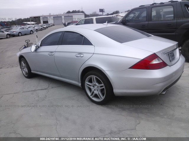 WDDDJ72X77A086354 - 2007 MERCEDES-BENZ CLS 550 SILVER photo 3