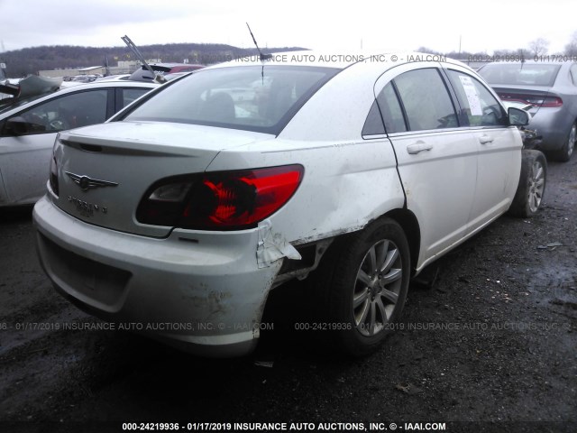 1C3CC5FB1AN223389 - 2010 CHRYSLER SEBRING LIMITED WHITE photo 4