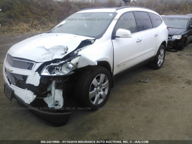 1GNER33D49S100137 - 2009 CHEVROLET TRAVERSE LTZ WHITE photo 2