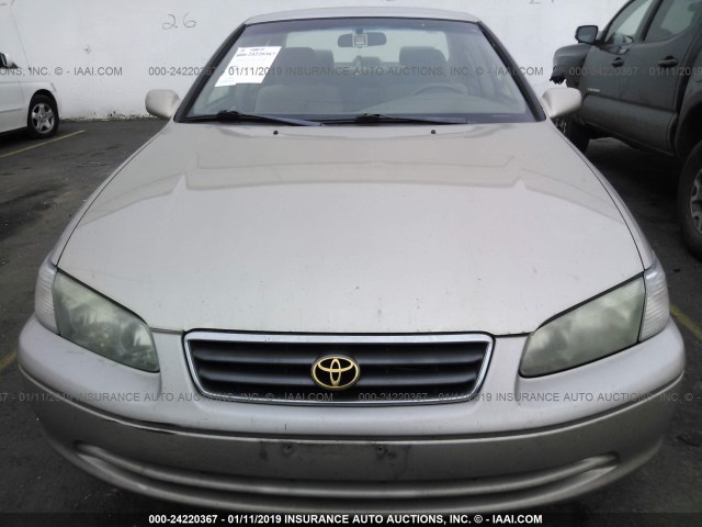 4T1BG22K01U066309 - 2001 TOYOTA CAMRY CE/LE/XLE GOLD photo 6