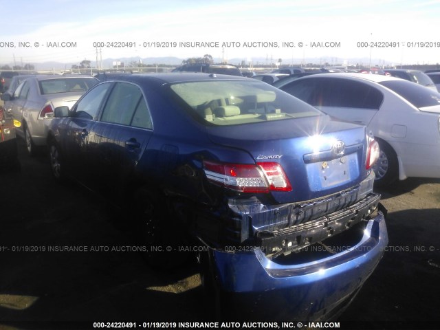 4T4BF3EK6BR146676 - 2011 TOYOTA CAMRY SE/LE/XLE 蓝色 照片 3