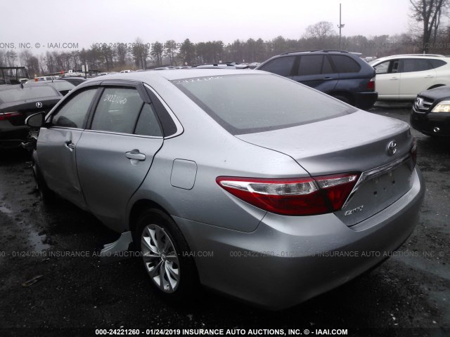 4T1BF1FK3HU802984 - 2017 TOYOTA CAMRY LE/XLE/SE/XSE 灰色 照片 3