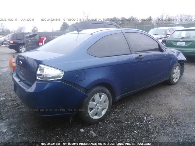 1FAHP32NX8W177114 - 2008 FORD FOCUS S/SE BLUE photo 4