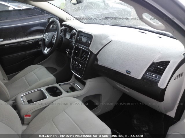 2C4RDGCGXDR799276 - 2013 DODGE GRAND CARAVAN SXT GRAY photo 5