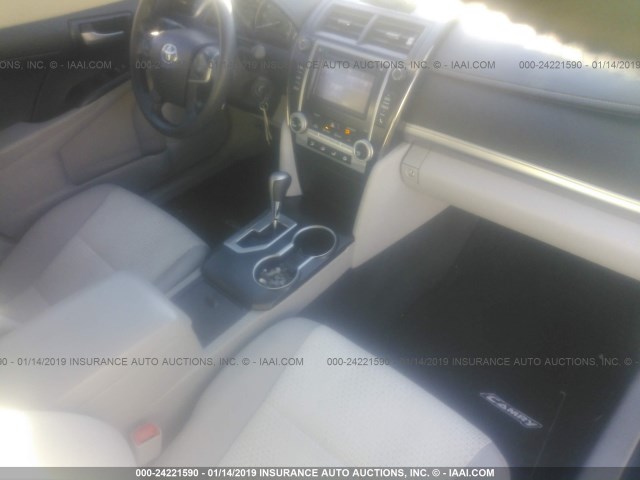 4T1BF1FK2EU400661 - 2014 TOYOTA CAMRY L/SE/LE/XLE 灰色 照片 5