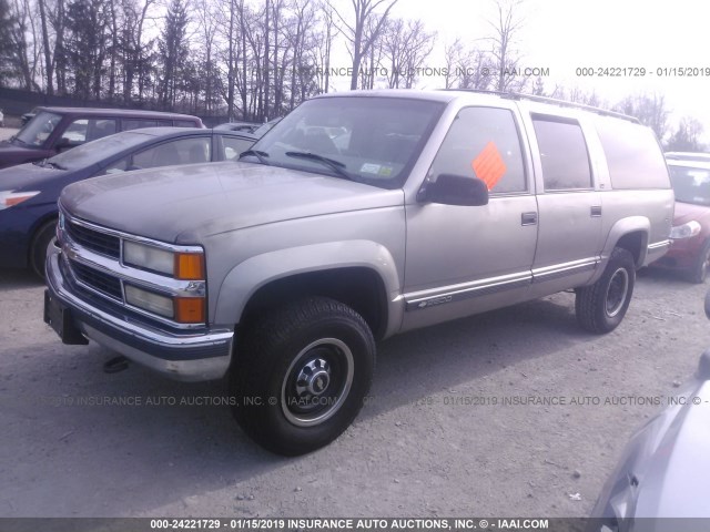 3GNGK26J7XG192728 - 1999 CHEVROLET SUBURBAN K2500 TAN photo 2