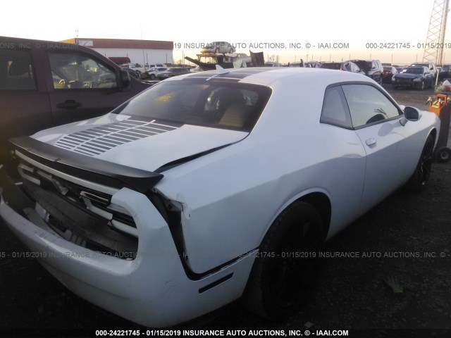 2C3CDZAG2HH613217 - 2017 DODGE CHALLENGER SXT WHITE photo 4