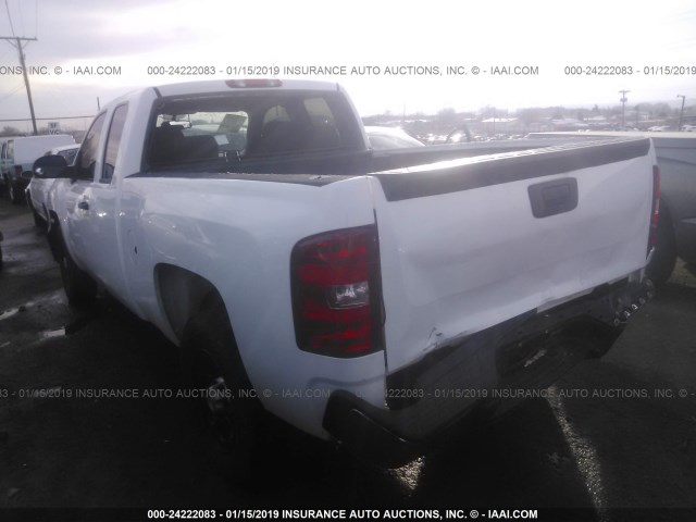 1GCEC19X19Z162036 - 2009 CHEVROLET SILVERADO C1500 WHITE photo 3