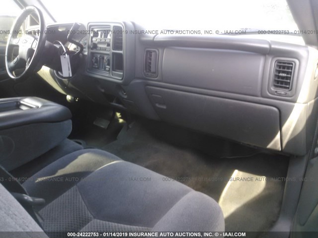 2GCEC13T251374906 - 2005 CHEVROLET SILVERADO C1500 GRAY photo 5