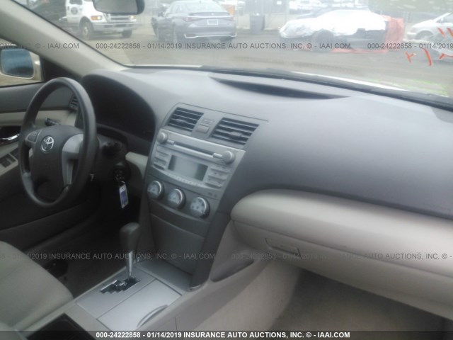 4T1BF3EK2AU018489 - 2010 TOYOTA CAMRY SE/LE/XLE 米色 照片 5