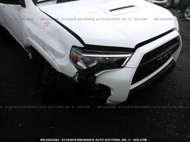 JTEBU5JR6J5521120 - 2018 TOYOTA 4RUNNER SR5 PREM/LTDL/TRAIL/TRD WHITE photo 6