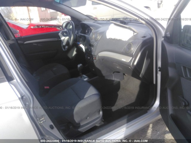 KL1TD56648B120935 - 2008 CHEVROLET AVEO LS SILVER photo 5