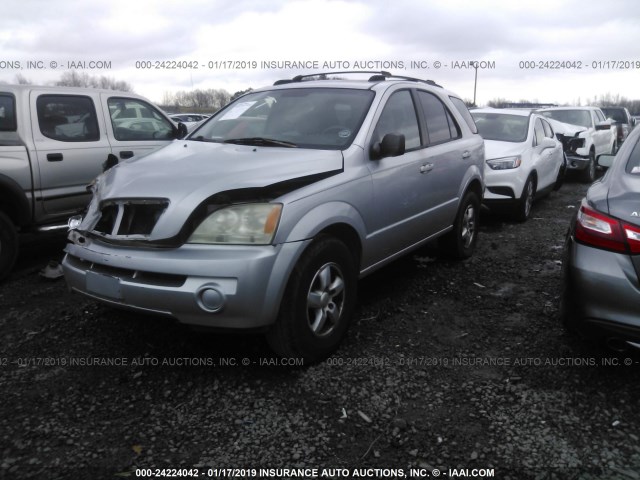 KNDJD733X65636444 - 2006 KIA SORENTO EX/LX SILVER photo 2