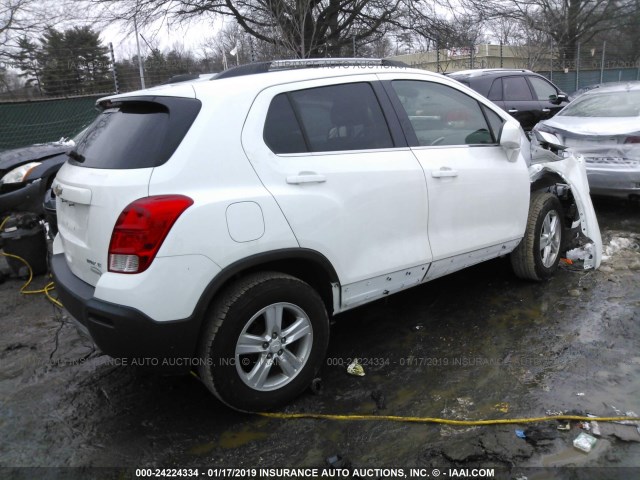 3GNCJLSB1GL155798 - 2016 CHEVROLET TRAX 1LT WHITE photo 4