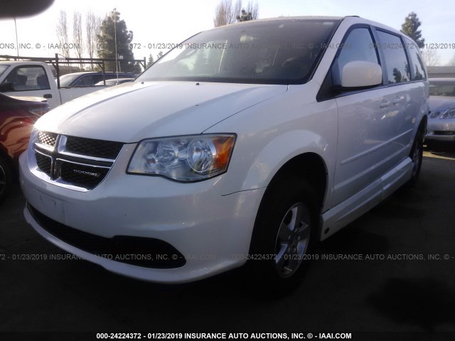 2C4RDGCG2CR284495 - 2012 DODGE GRAND CARAVAN SXT WHITE photo 2