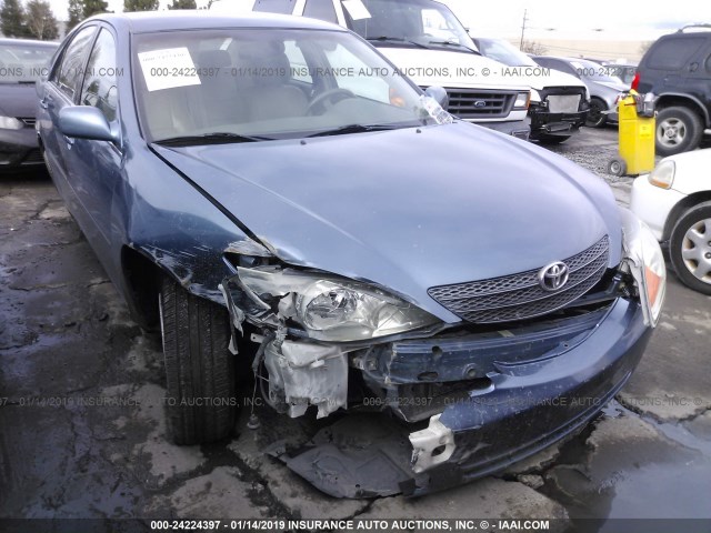 JTDBE30K830160175 - 2003 TOYOTA CAMRY LE/XLE Blau Foto 1