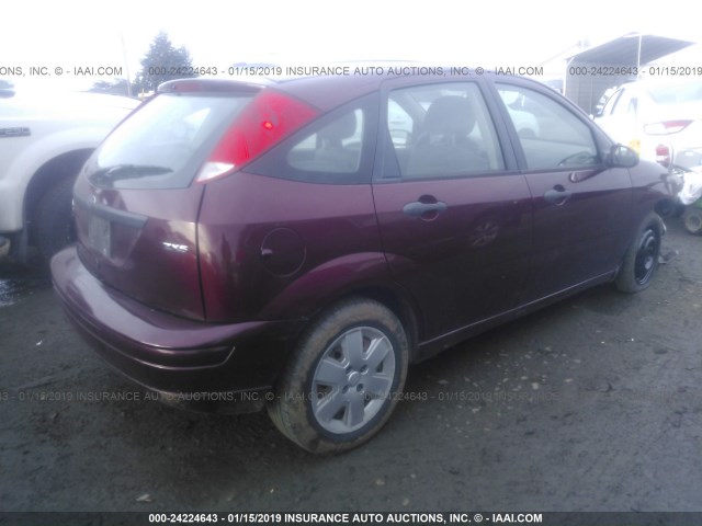 1FAHP37N46W185506 - 2006 FORD FOCUS ZX5 MAROON photo 4