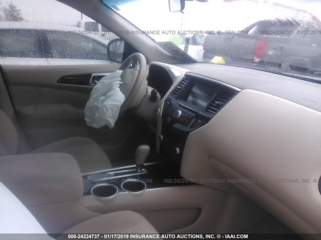 5N1AR2MN0FC723927 - 2015 NISSAN PATHFINDER S/SV/SL/PLATINUM GRAY photo 5