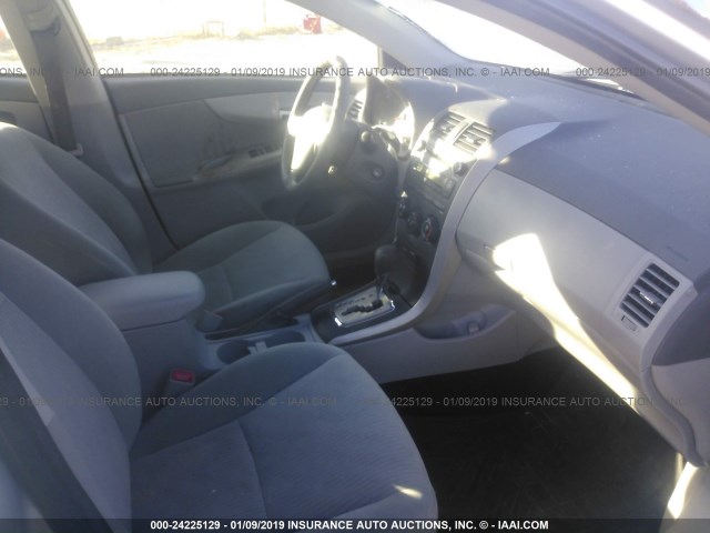 1NXBU4EE5AZ186763 - 2010 TOYOTA COROLLA S/LE/XLE SILVER photo 5