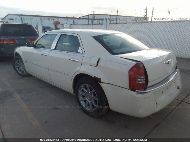 2C3LA63H66H249782 - 2006 CHRYSLER 300C WHITE photo 3