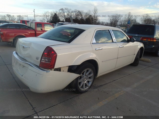 2C3LA63H66H249782 - 2006 CHRYSLER 300C WHITE photo 4