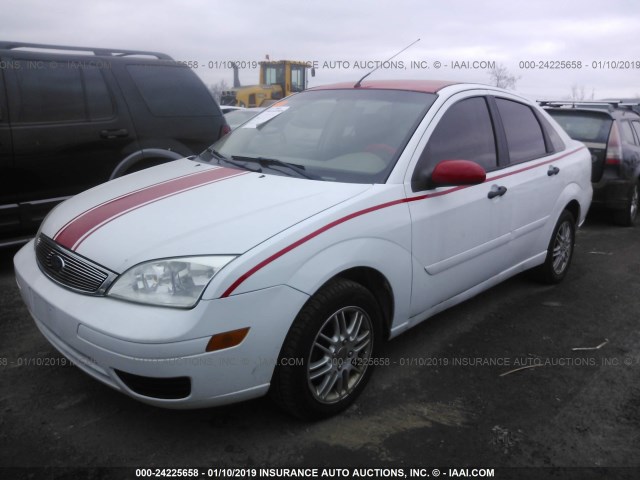 1FAFP34N27W279476 - 2007 FORD FOCUS ZX4/S/SE/SES WHITE photo 2