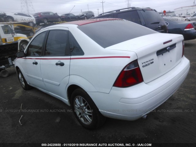 1FAFP34N27W279476 - 2007 FORD FOCUS ZX4/S/SE/SES WHITE photo 3