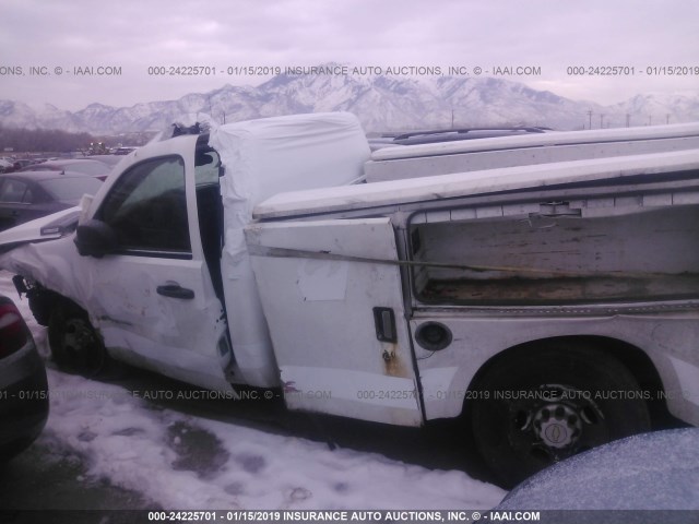 1GCHC24687E525020 - 2007 CHEVROLET SILVERADO C2500 HEAVY DUTY WHITE photo 6