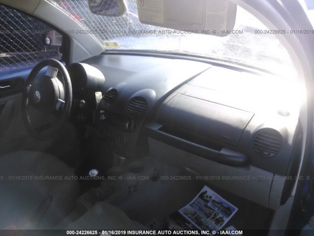 3VWBB61C5WM048661 - 1998 VOLKSWAGEN NEW BEETLE BLUE photo 5