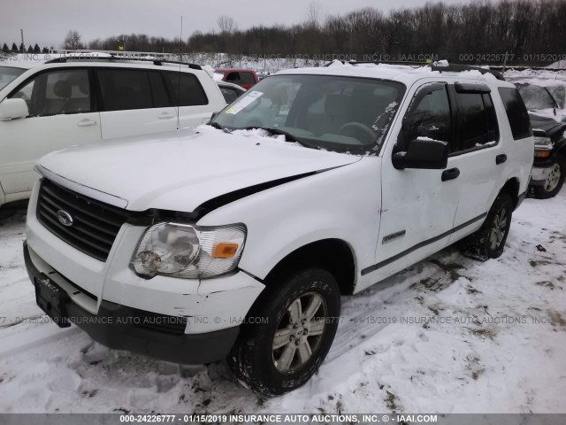 1FMEU72E16UA34067 - 2006 FORD EXPLORER XLS WHITE photo 2