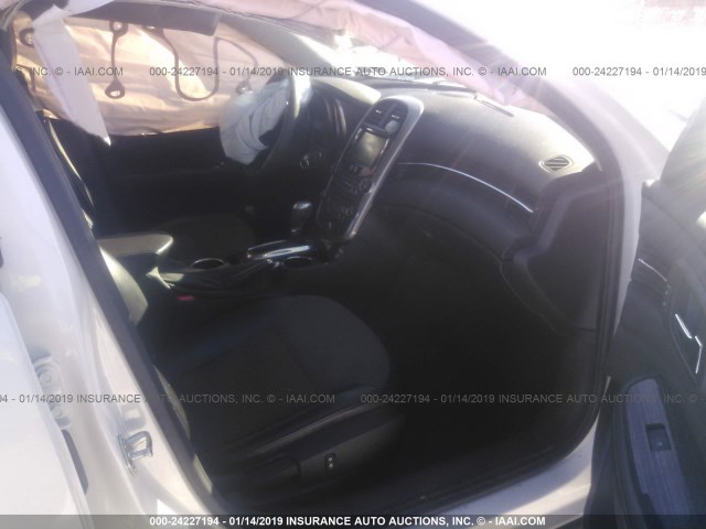 1G11C5SL5EF285999 - 2014 CHEVROLET MALIBU 1LT თეთრი ფოტო 5