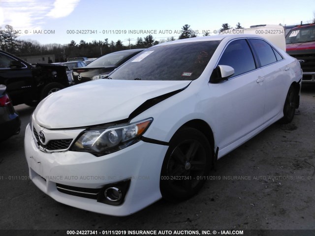 4T1BF1FK2EU387510 - 2014 TOYOTA CAMRY L/SE/LE/XLE 白色 照片 2
