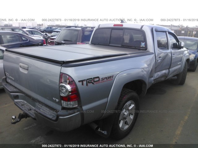 3TMMU4FN4FM081333 - 2015 TOYOTA TACOMA DOUBLE CAB LONG BED SILVER photo 4