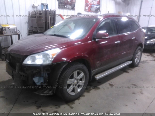 1GNLVGED2AS105199 - 2010 CHEVROLET TRAVERSE LT RED photo 2