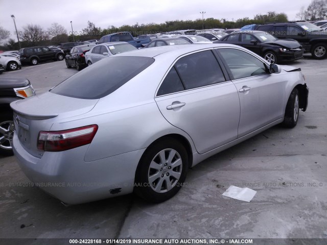 4T1BK46K68U063963 - 2008 TOYOTA CAMRY LE/XLE/SE SILVER photo 4