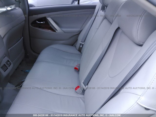 4T1BK46K68U063963 - 2008 TOYOTA CAMRY LE/XLE/SE SILVER photo 8