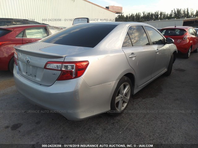 4T1BF1FK5DU249846 - 2013 TOYOTA CAMRY L/SE/LE/XLE SILVER photo 4