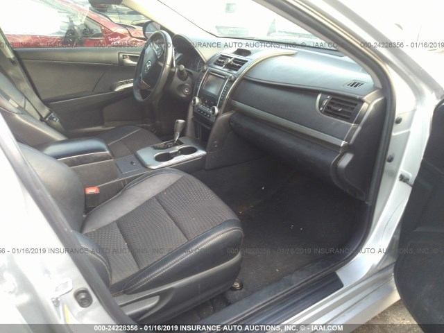 4T1BF1FK5DU249846 - 2013 TOYOTA CAMRY L/SE/LE/XLE SILVER photo 5