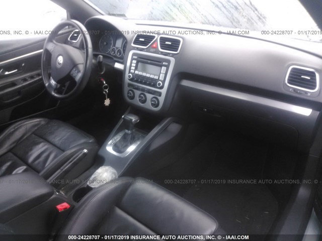 WVWDB71F48V038613 - 2008 VOLKSWAGEN EOS VR6 SILVER photo 5