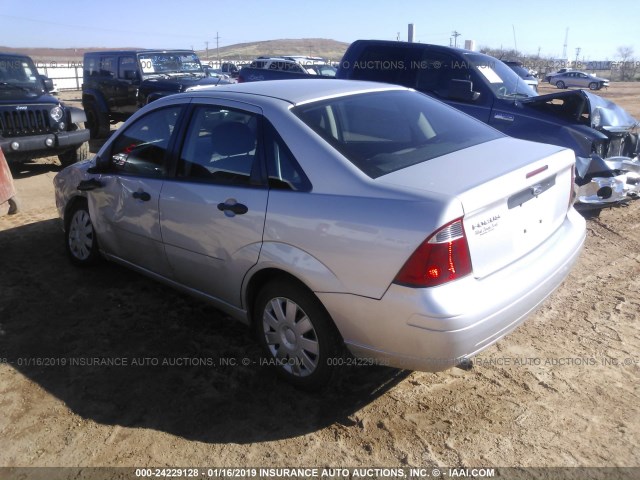 1FAFP34N77W267050 - 2007 FORD FOCUS ZX4/S/SE/SES SILVER photo 3