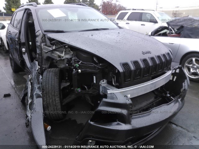 1C4PJLCBXJD560533 - 2018 JEEP CHEROKEE LATITUDE GRAY photo 1