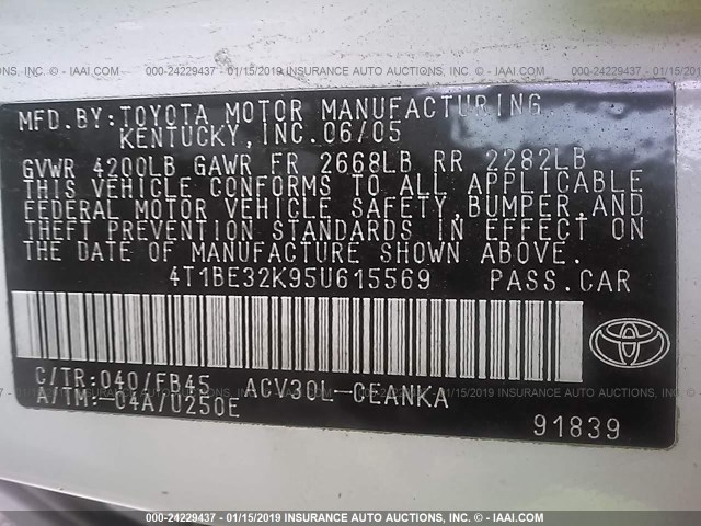 4T1BE32K95U615569 - 2005 TOYOTA CAMRY LE/XLE/SE WHITE photo 9