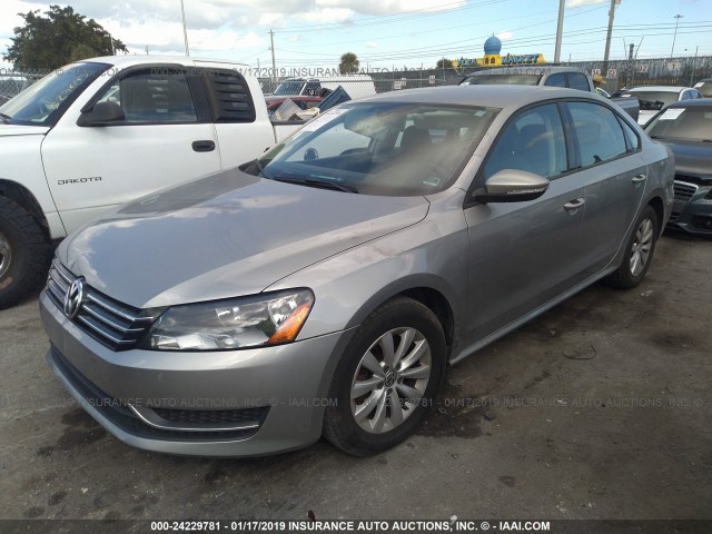 1VWAH7A32CC089343 - 2012 VOLKSWAGEN PASSAT S GRAY photo 2